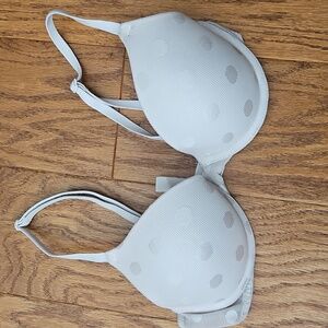 Victoria's Secret PINK Wear Everywhere Lightly Lined T-Shirt Bra 32B